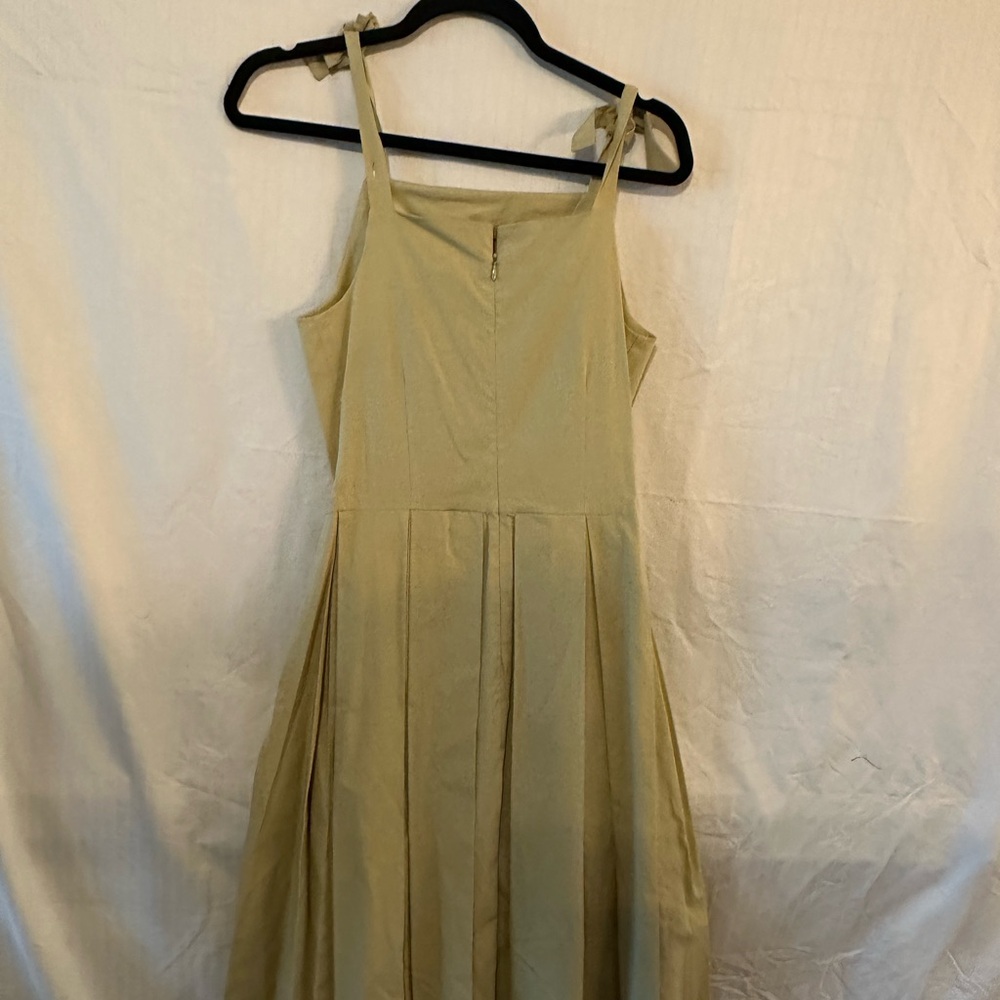 Bow tie strap pleated fit and flare dress - Picture 2 of 3